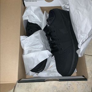 Low jordan 1s